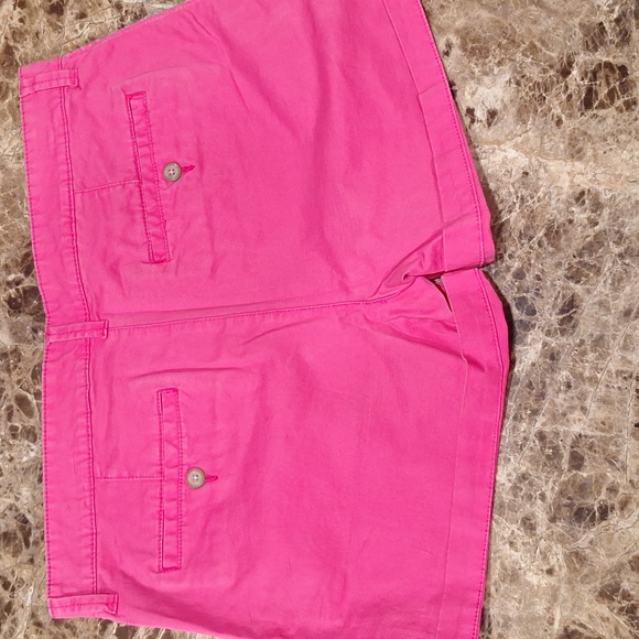 KHAKIS by GAP shorts - Picture 2 of 3